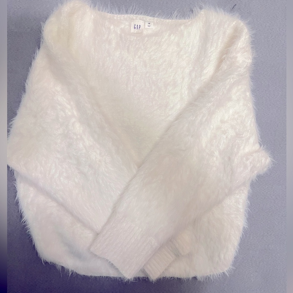 Gap Fluffy white holiday sweater